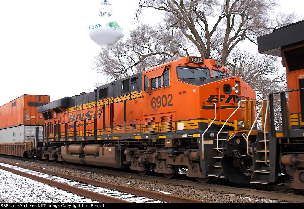 BNSF 6902